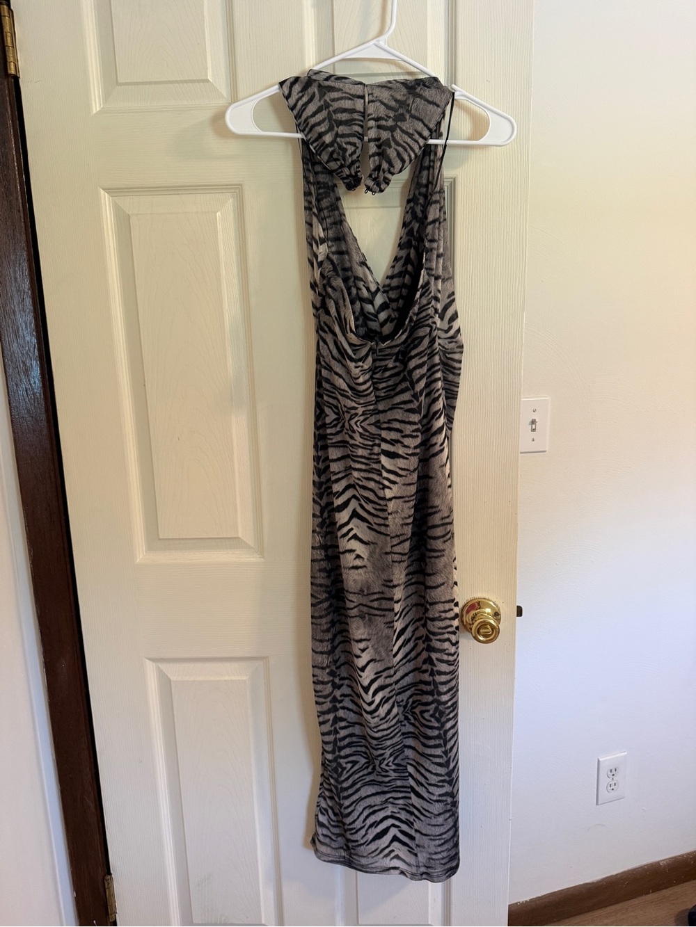 Zara Black and Gray Dress with Subtle Pattern - Picture 6 of 7